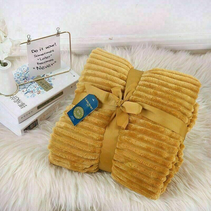 Chunky Ribbed Throw Blankets 150x200cm 100% Polyester - Cozy & Warm - Perfect Blankets for Bed, Sofa, Couch MUSTARDOur chunky throw blanket is big enough to hold a bed, sofa, or couch. It can also be used as a home decoration. Whether you're snuggling up