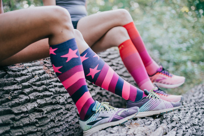 ELEVEN SPORTSWEAR STARS Long compression socks - pink