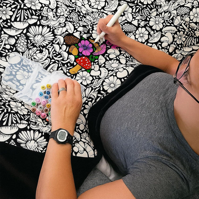 Entertainment Blanket & Markers Set for Family – Paint, Play & Gift for Pets