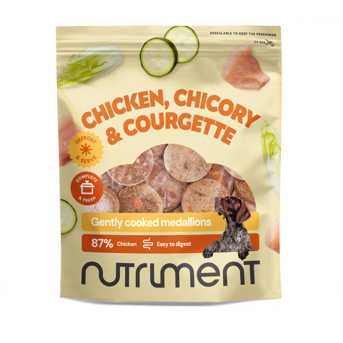 A bag of Fresh Medallions - Chicken 800g dog food, grain-free with chicory & courgette flavor and medallions.