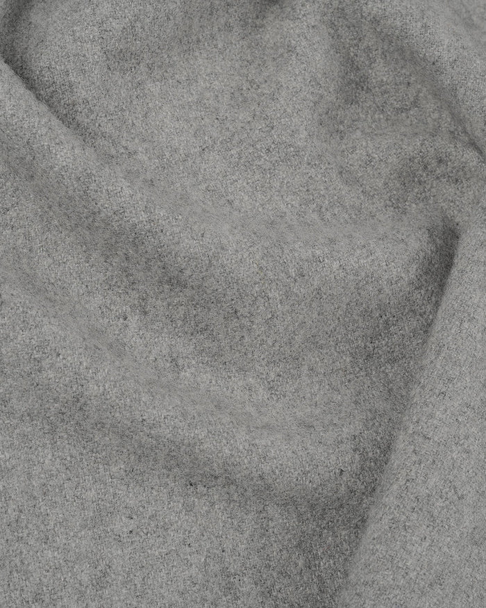 Close up of the wool flannel vest for men by Luxire quilted in grey 3